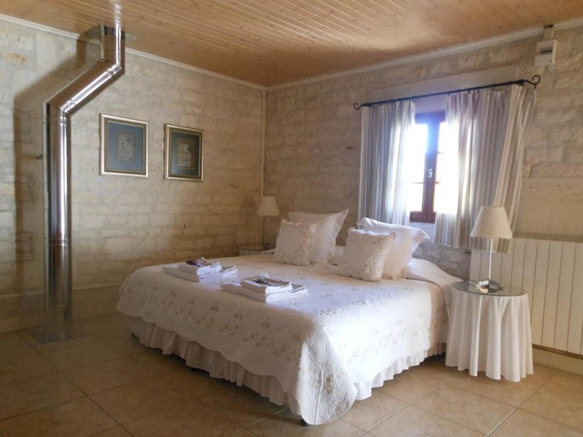 Bed and Breakfast La Cour des Cloches à Mainxe Extérieur photo